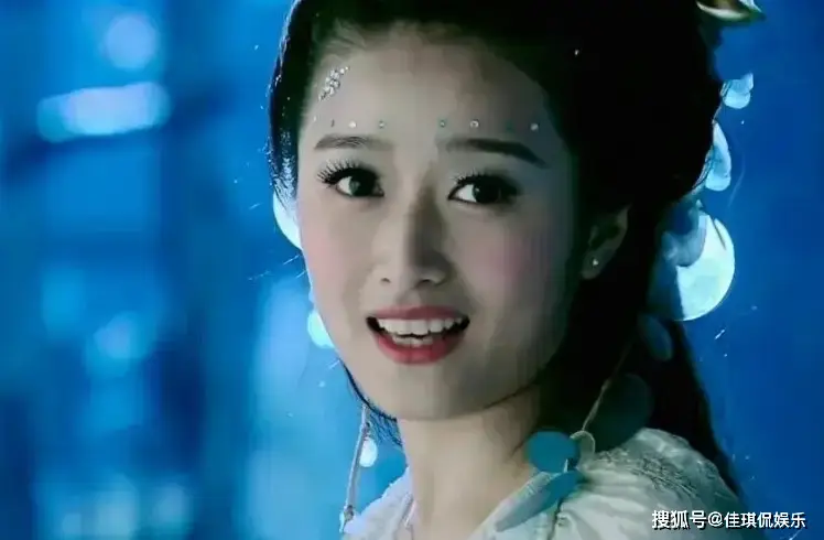 张馨予成名之路_娱乐圈残酷真相_前段时间明星黑料,